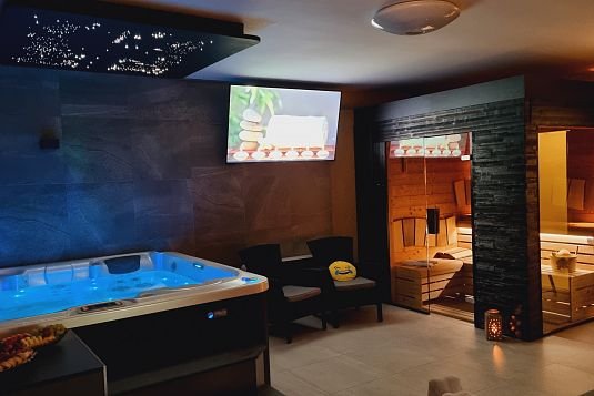 AKCE - VIP zóna - 2 hodiny - Privátní wellness a sauna s 2x drinky
